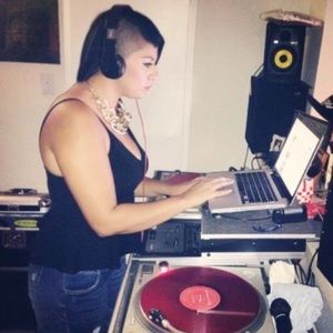 Meet your Posher, Menina (Mina)